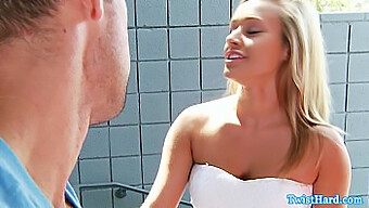 Cum Slikken Actie Met Kennedy Leigh'S Facial Finish