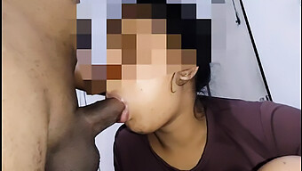 Adolescente Do Sri Lanka De 18 Anos Engole Porra Neste Vídeo De Creampie