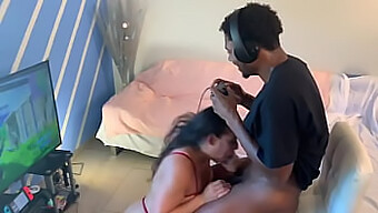 Grote Tieten Latina En Ebony Babes Worden Kinky In Fortnite-Geïnspireerde Porno