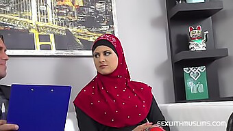 Seorang Milf Arab Membalas Dendam Dengan Mulut Yang Penuh Dengan Kenikmatan Muslimah